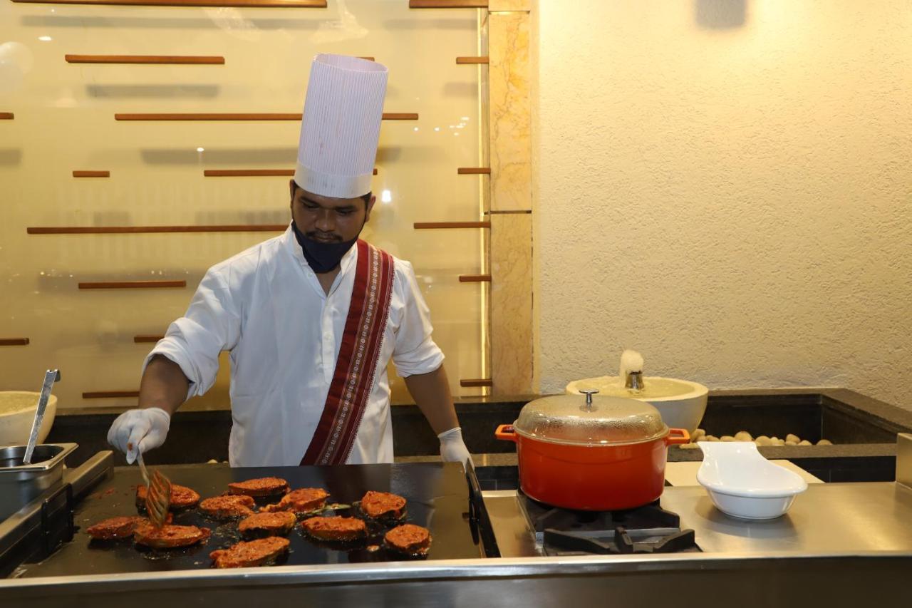 מומביי Krishna Palace Hotel מראה חיצוני תמונה