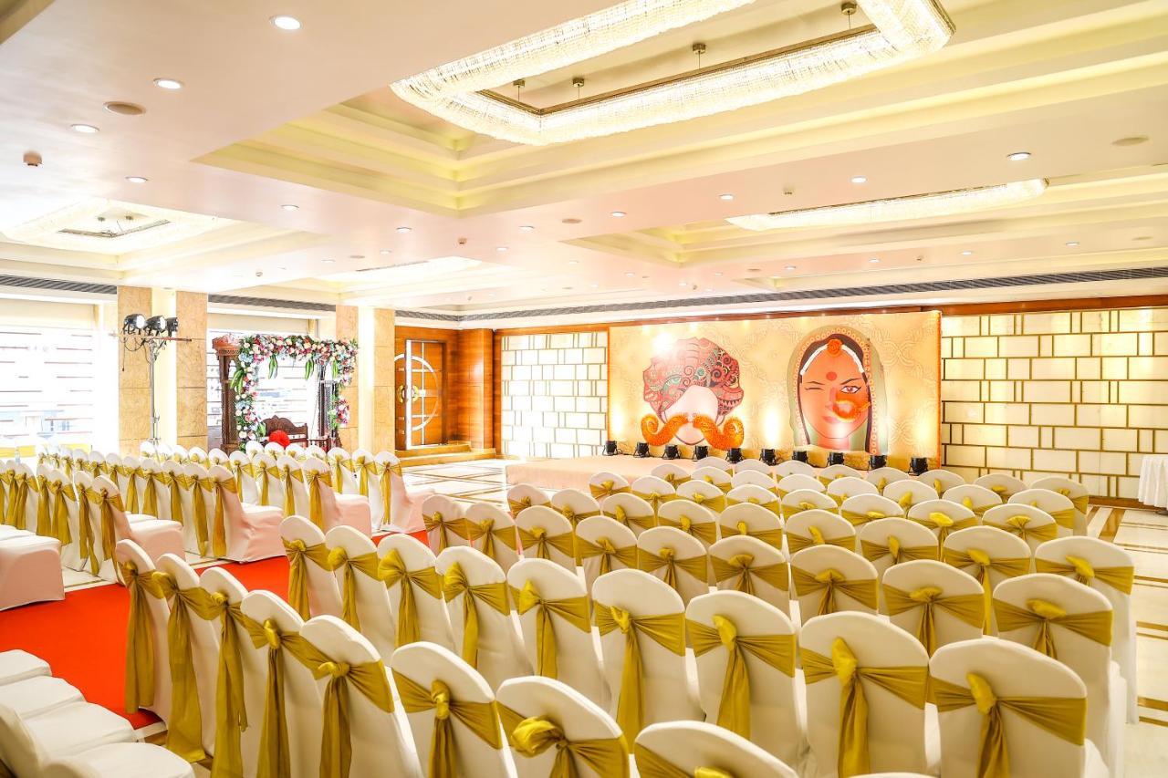 מומביי Krishna Palace Hotel מראה חיצוני תמונה
