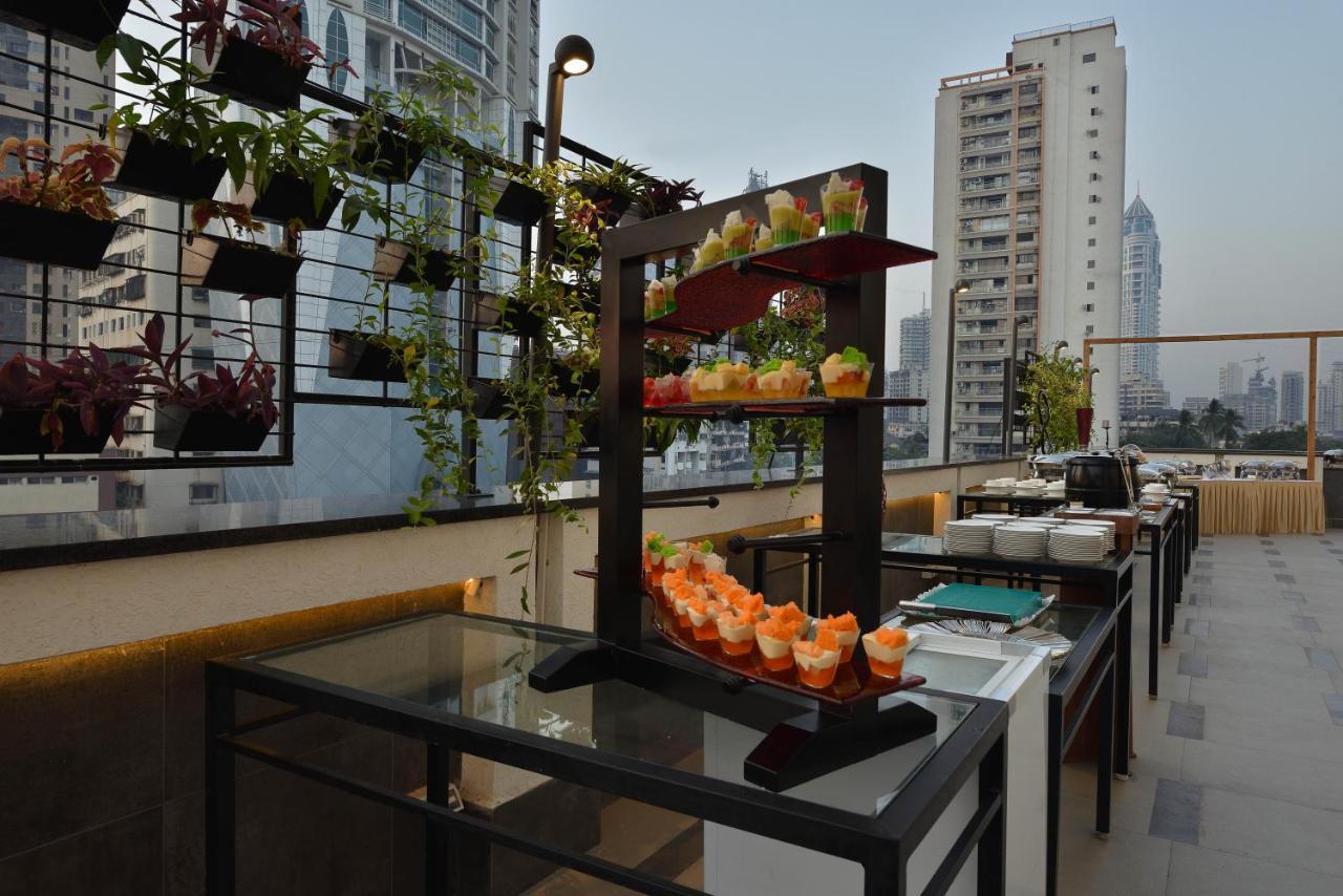 מומביי Krishna Palace Hotel מראה חיצוני תמונה