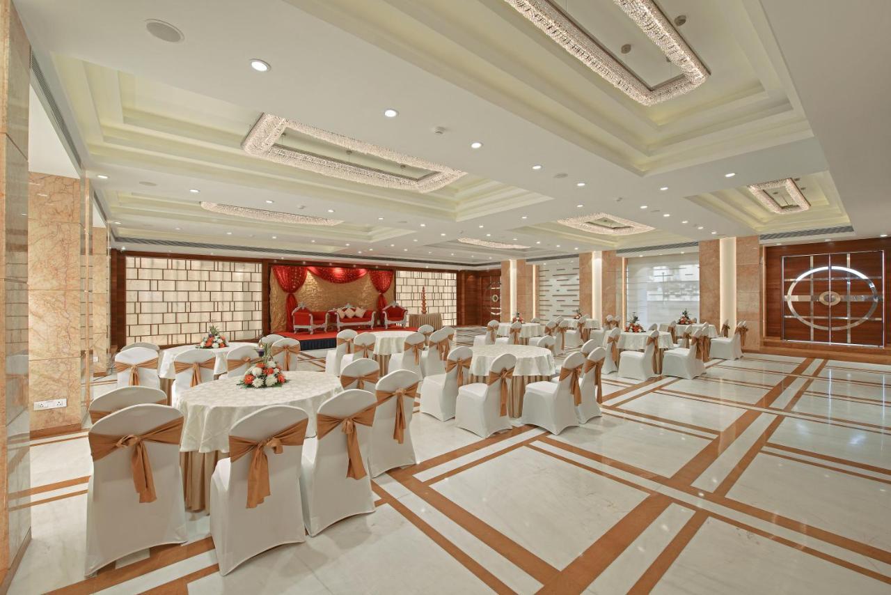 מומביי Krishna Palace Hotel מראה חיצוני תמונה