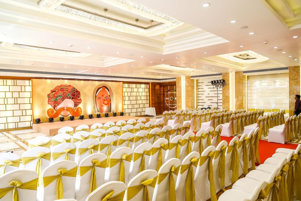 מומביי Krishna Palace Hotel מראה חיצוני תמונה