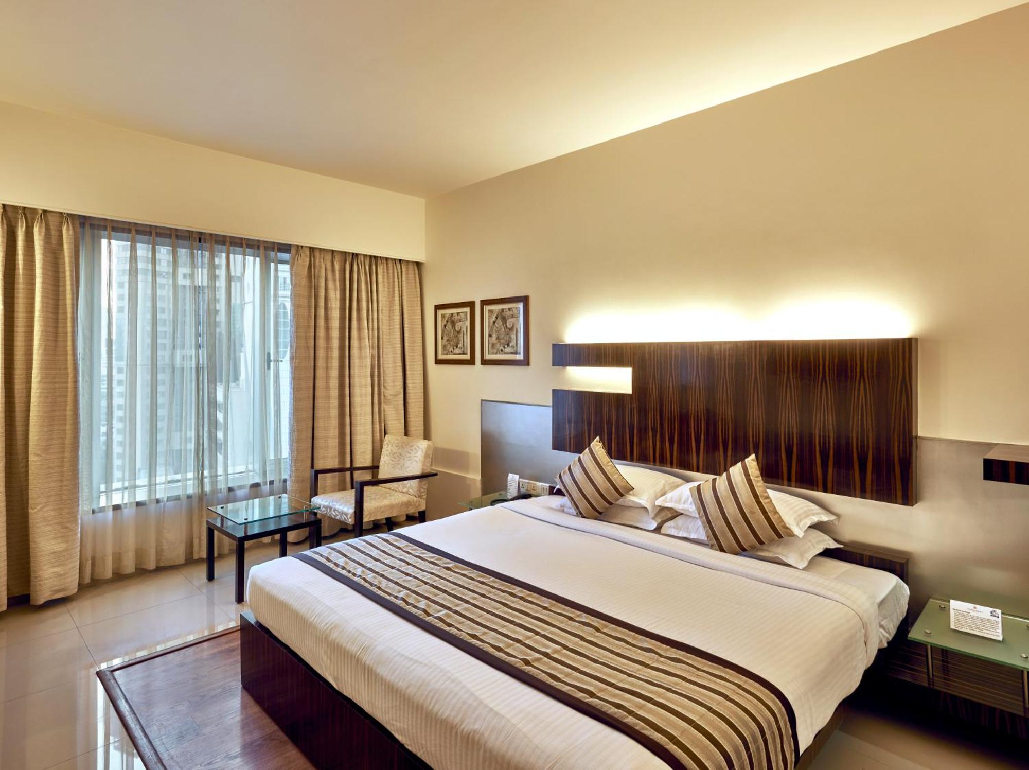 מומביי Krishna Palace Hotel מראה חיצוני תמונה