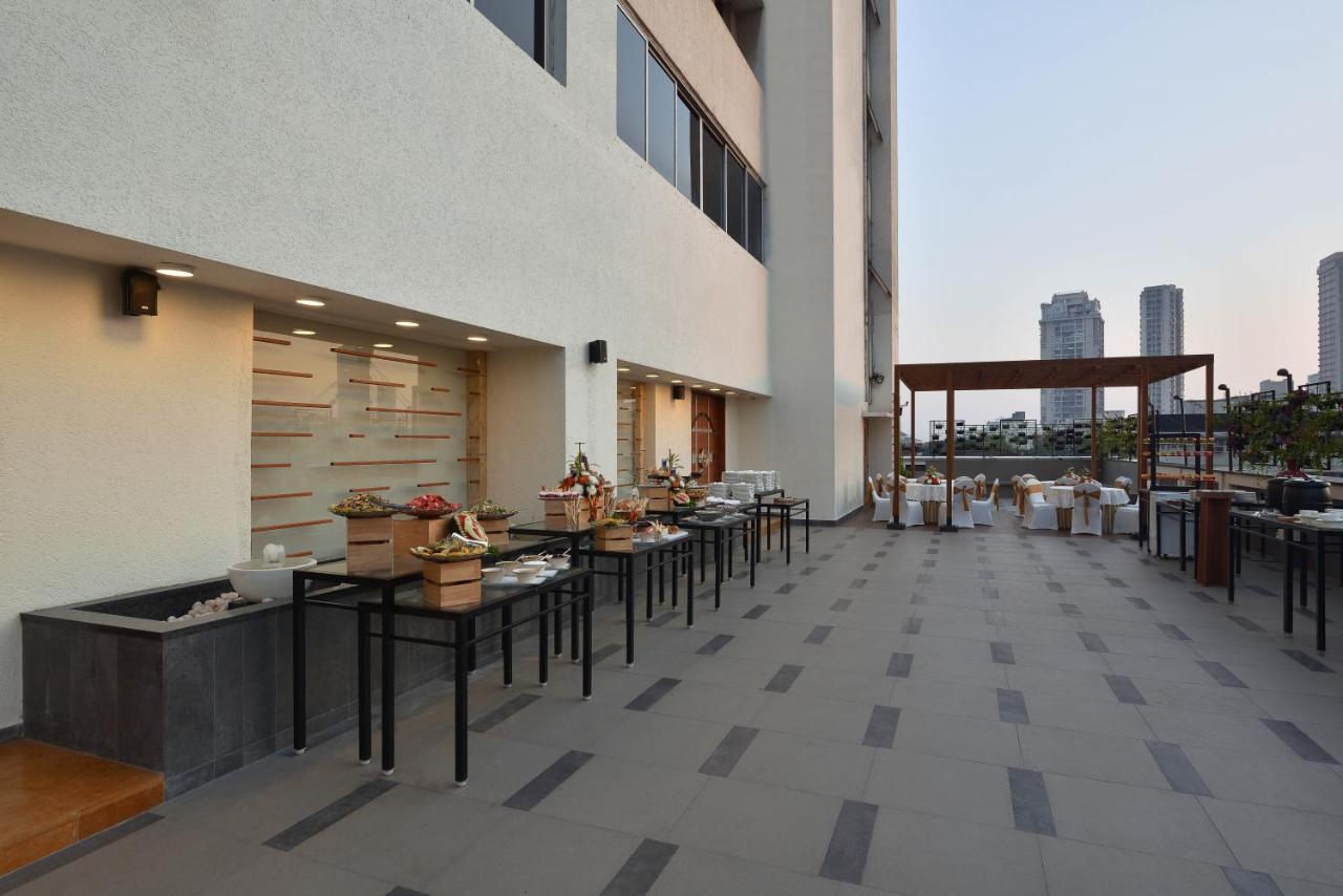 מומביי Krishna Palace Hotel מראה חיצוני תמונה
